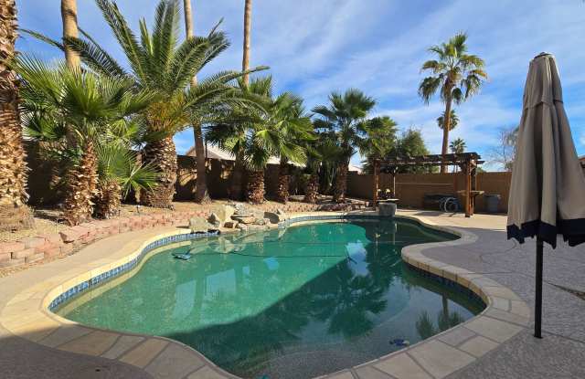 Awesome Goodyear home with SOLAR  POOL! photos photos