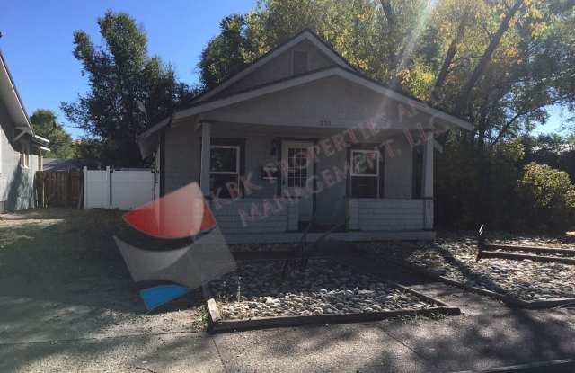 210 Alamosa Avenue photos photos