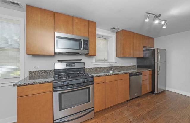 1525 W Barry Ave photos photos