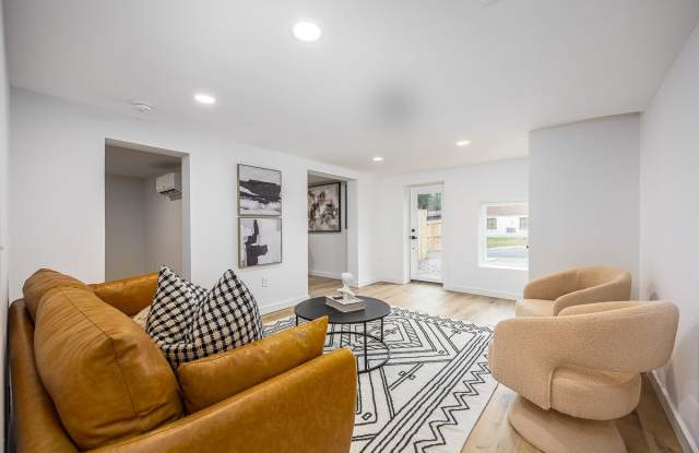 1129 Howard Avenue - 1129 Howard Avenue, Nashville, TN 37216 1129 Howard Avenue - 1129 Howard Avenue, Nashville, TN 37216