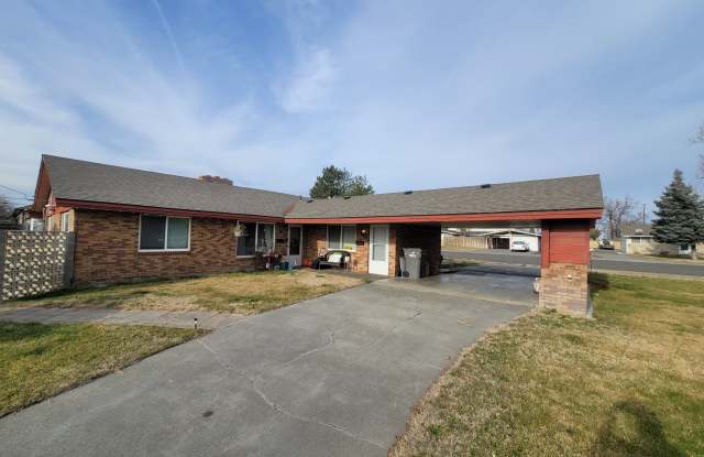 221 N Underwood Street - 221 photos photos