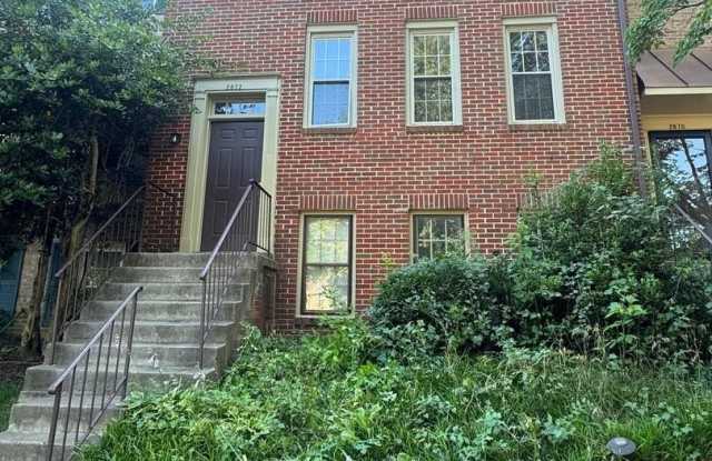 2872 SUTTON OAKS LN - 2872 Sutton Oaks Lane, Oakton, VA 22181
