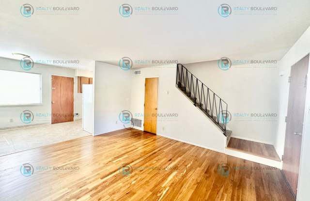 1 Bedroom 1 Bath + Office next to Idlewild Park & the Truckee River photos photos