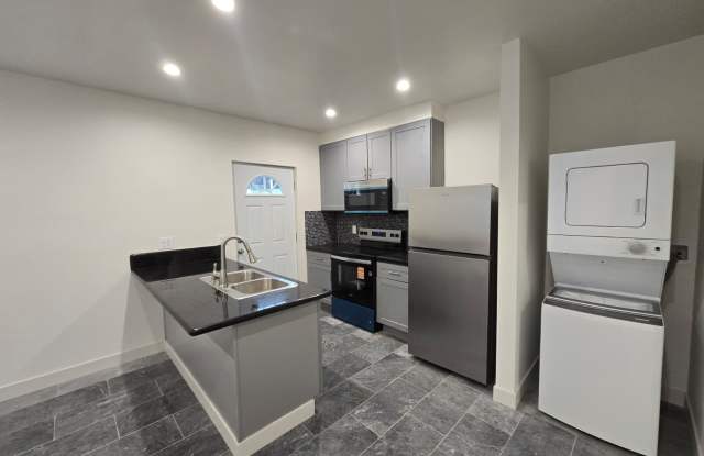 18557 West Victory Boulevard photos photos