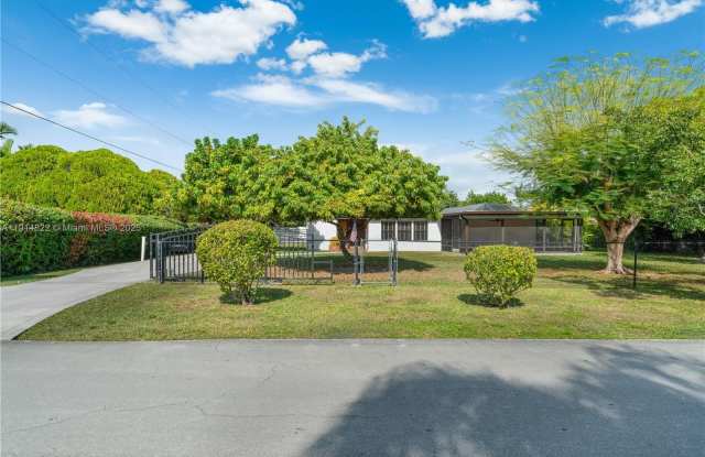 10621 SW 111th St - 10621 Southwest 111th Street, Kendall, FL 33176