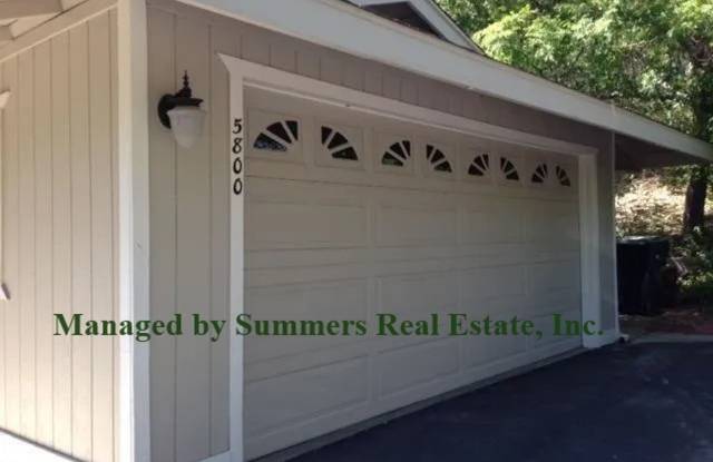 3 Bedroom, 2 bath home with indoor laundry room and garage photos photos