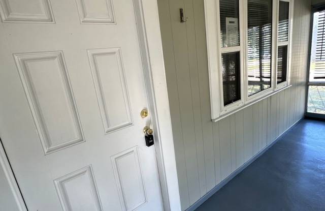 501 36th Ave N St. Petersburg, FL MOVE-IN SPECIAL!! Half Off 1st Months Rent!!! Gallery 3