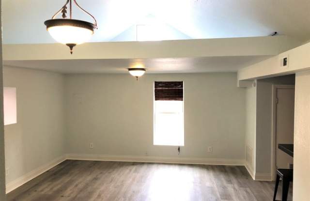 2674 Jasmine Street Gallery 3