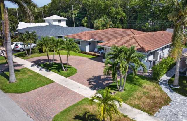1270 SE 14th Ct. Gallery 4