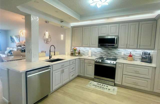 7862 SAILBOAT KEY BLVD S Gallery 4
