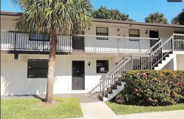 6010 Shakerwood Cir Gallery 1