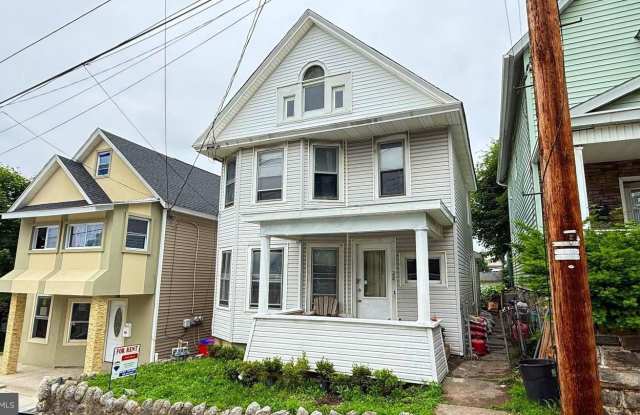 28 MAPLE AVE Gallery 3