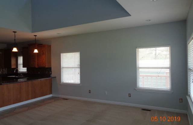 308 Riverview Ct Gallery 3