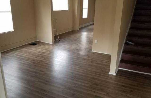 1532 South Belmont Avenue Gallery 2