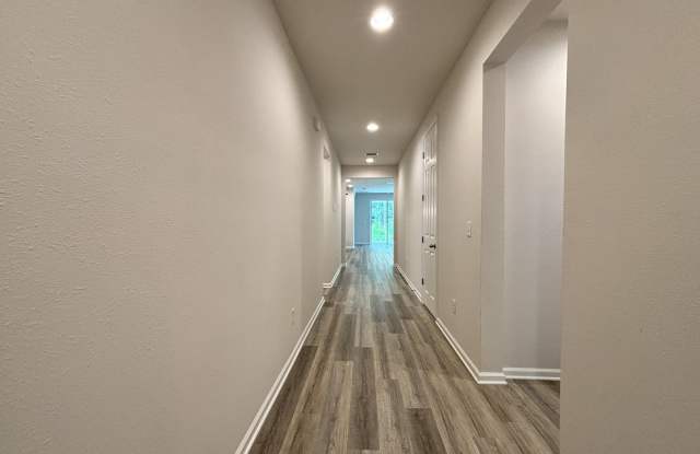 1803 AMBERLY Drive Gallery 3