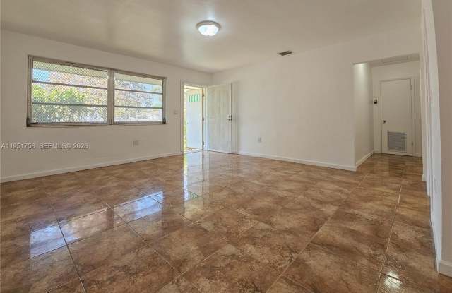 201 SW 30th Ct photos photos