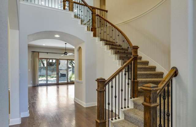 104 Woods Crossing Gallery 3