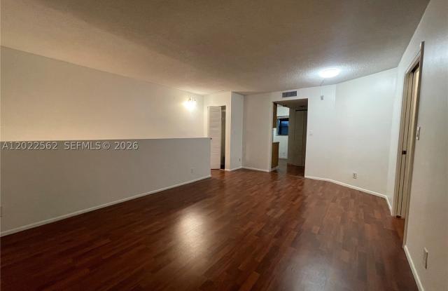 303 Gardens Dr Gallery 3