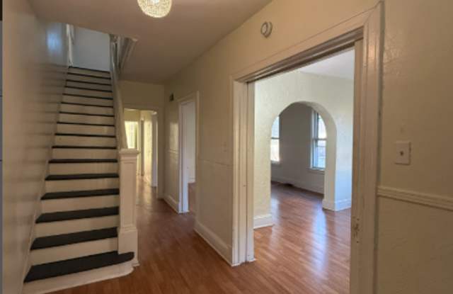 Single-Family Home | 3 Bedrooms | 2 Full Bathrooms | Central A/C & Heat Gallery 4
