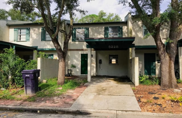 5228 Tennis Court Cir. - 5228 Tennis Court Circle, Tampa, FL 33617