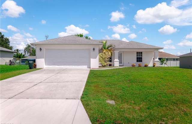 915 NE 10th LN - 915 Northeast 10th Lane, Cape Coral, FL 33909