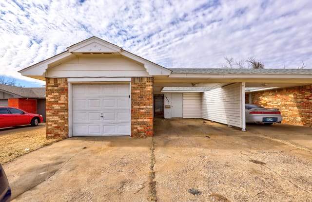 1913 North Moulton Court - 1913 North Moulton Court, Oklahoma City, OK 73127