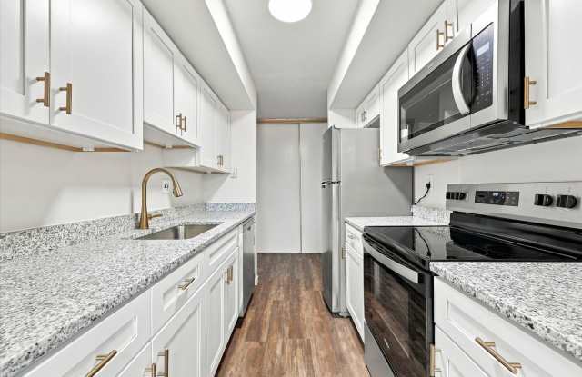 Fully Renovated 2-Bedroom Flat in Goshen Valley – Available September 15! photos photos