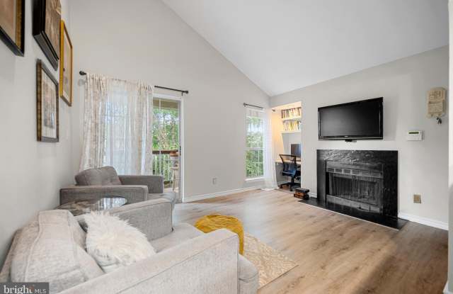 12152 PENDERVIEW TERRACE photos photos