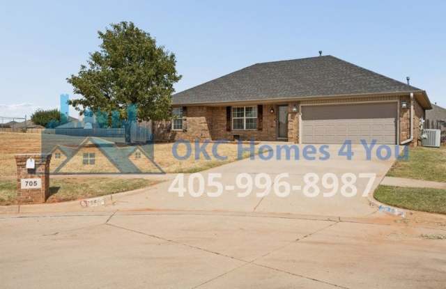 Beautiful 3 bed home on a cul-de-sac in Yukon. photos photos