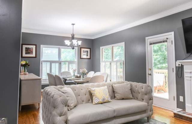 304 Bridle Path Gallery 4