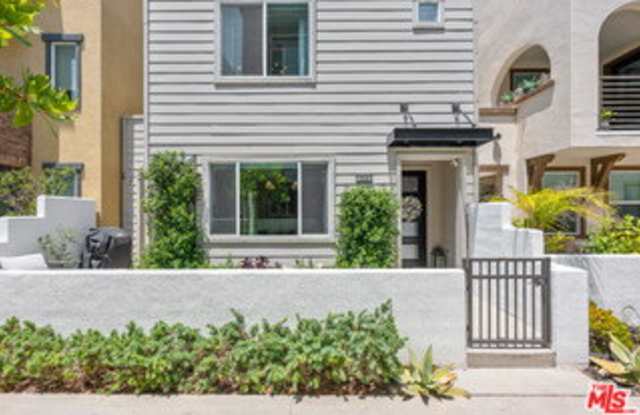 616 Daniel Freeman Circle Gallery 2