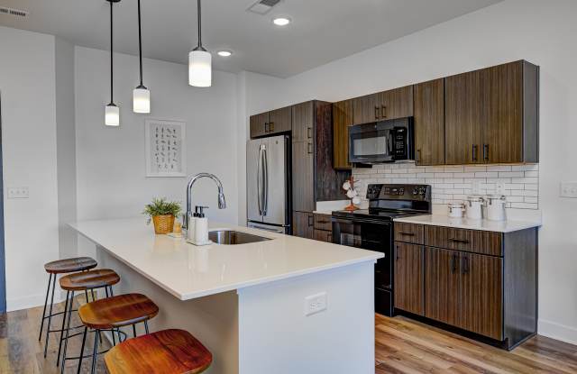 City's End - Fountain Square Apartments Gallery 2