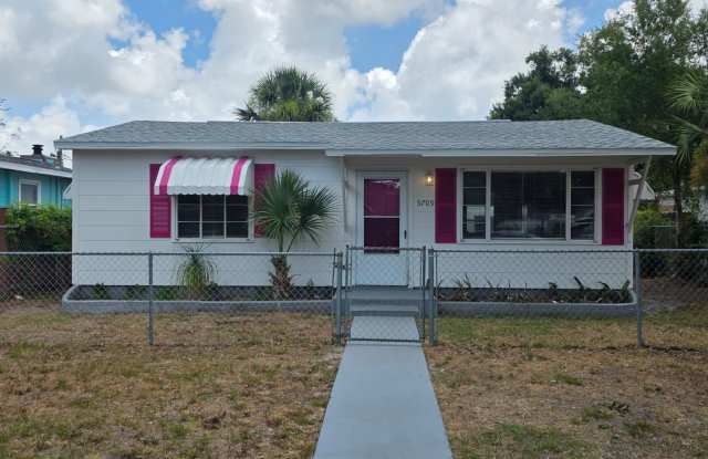 Updated 2 Bedroom 1 Bath in Central Gulfport photos photos Updated 2 Bedroom 1 Bath in Central Gulfport photos photos