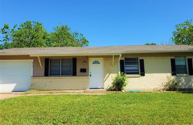 813 Rosewood Hills Drive - 813 Rosewood Hills Drive, Garland, TX 75040