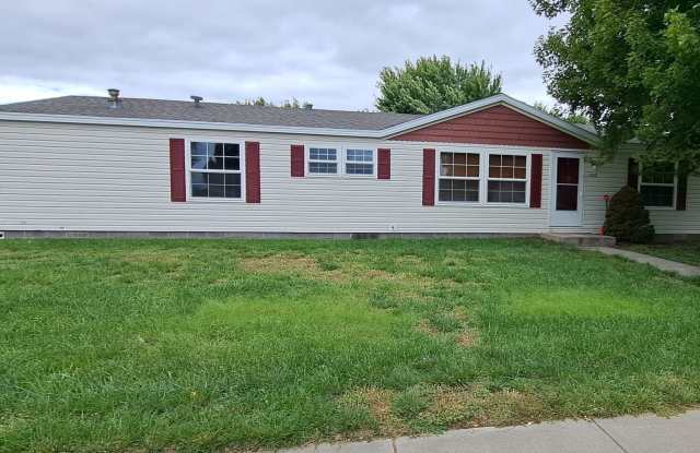 Ranch style 3 BR 2 BA - 1302 Bridle Drive, North Platte, NE 69101