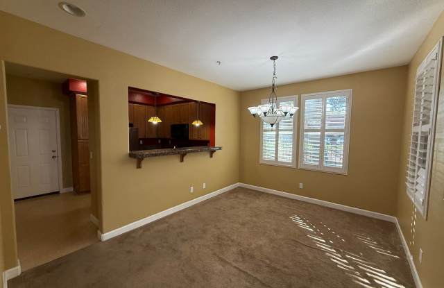 3 Bed| 2.5 Bath | 1727 SF | 2 Car Garage | Two Story | Condominum Gallery 4