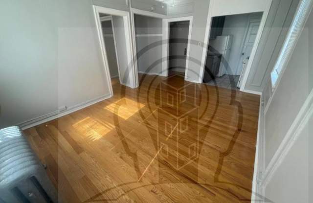 1371 W Estes Ave photos photos