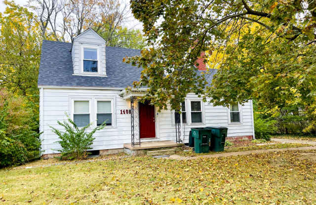 Large Backyard - 1408 North Mann Avenue, Muncie, IN 47304