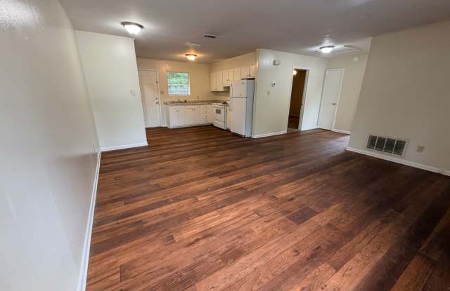 2Bed/1Bath Duplex Gallery 2