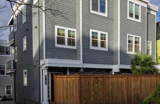 619 Federal Avenue East, Unit A - 1 photos photos