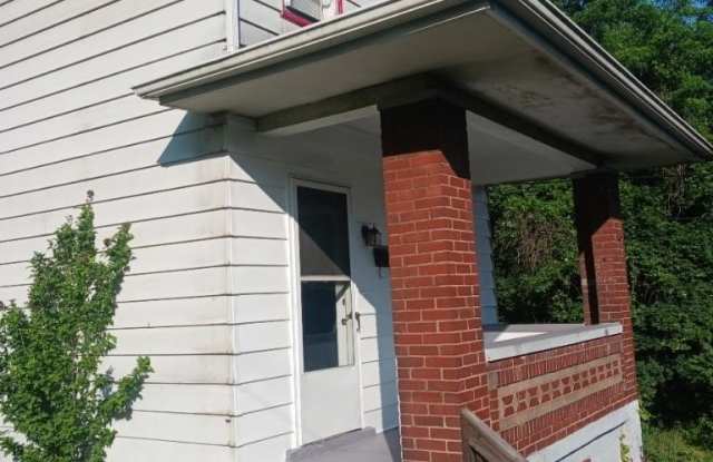 2 Comrie Ave Gallery 1
