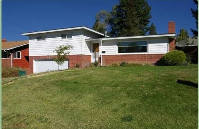 3 Bedroom, 1.5 Bath House in Pacific Terrace neighborhood photos photos