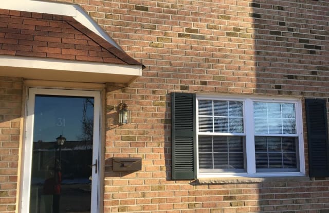 31 TURTLE CREEK DRIVE - 31 Turtle Creek Drive, Burlington County, NJ 08055