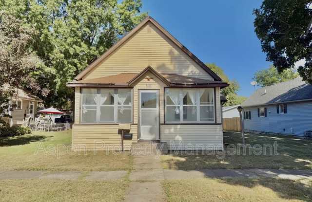 420 Hedge Avenue photos photos