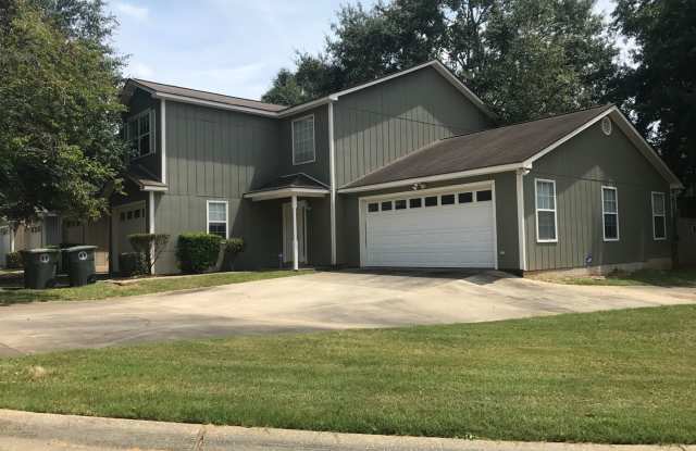 Foxhill Commons - 3 Car Garage photos photos