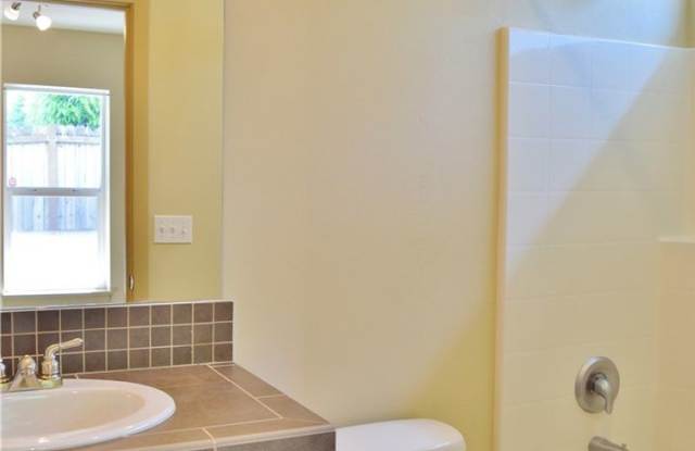 3Bd/2.25Ba Seattle Townhome Gallery 4