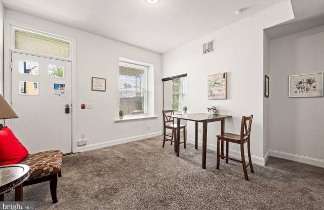 468 E WALNUT Lane Gallery 4