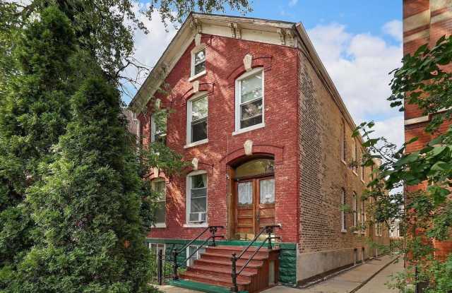 1430 W Superior Street unit: 2R photos photos