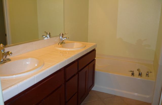 2707 White Pine Ct. Gallery 4