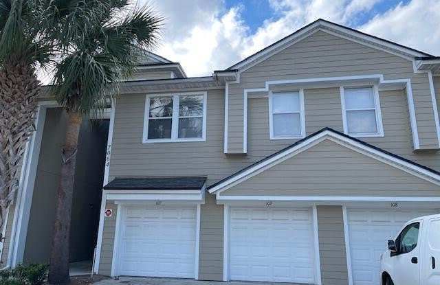 7064 DEER LODGE Circle unit: 108 photos photos